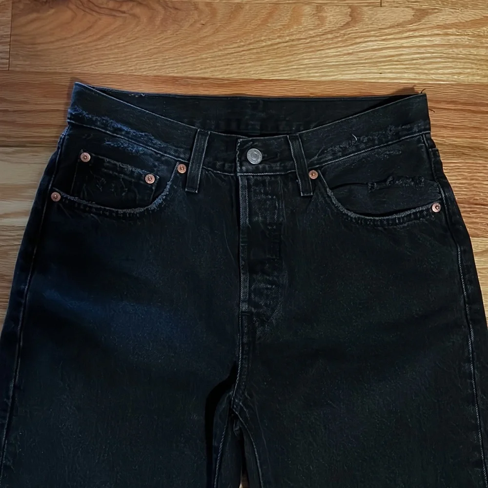 Levi 501 Jean - Picture 6 of 16